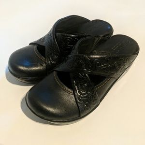 Black Wedges by Born